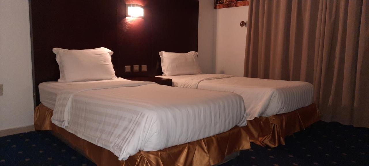 Olaya Houses 3 - Al Rashid Mall Aparthotel อัลโคห์บาร์ ภายนอก รูปภาพ